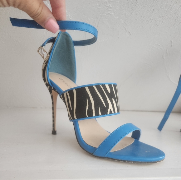 Heels - Picture 3 of 4